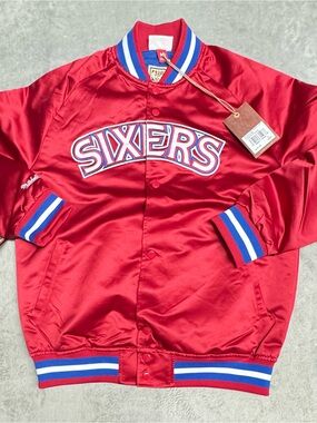 NWT Philadelphia 76ers Mitchell & Ness Sati Jacket Size M. Front Spellout Red.